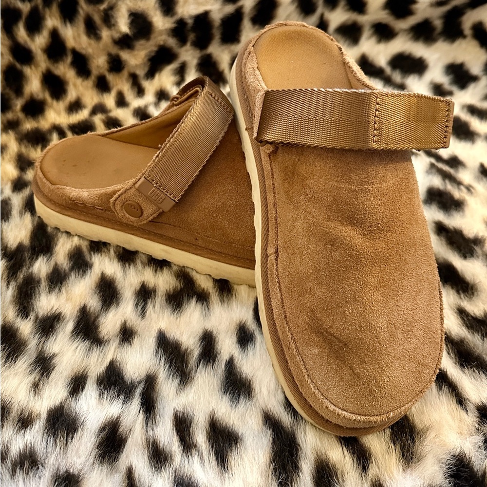UGG Goldenstar Clogs